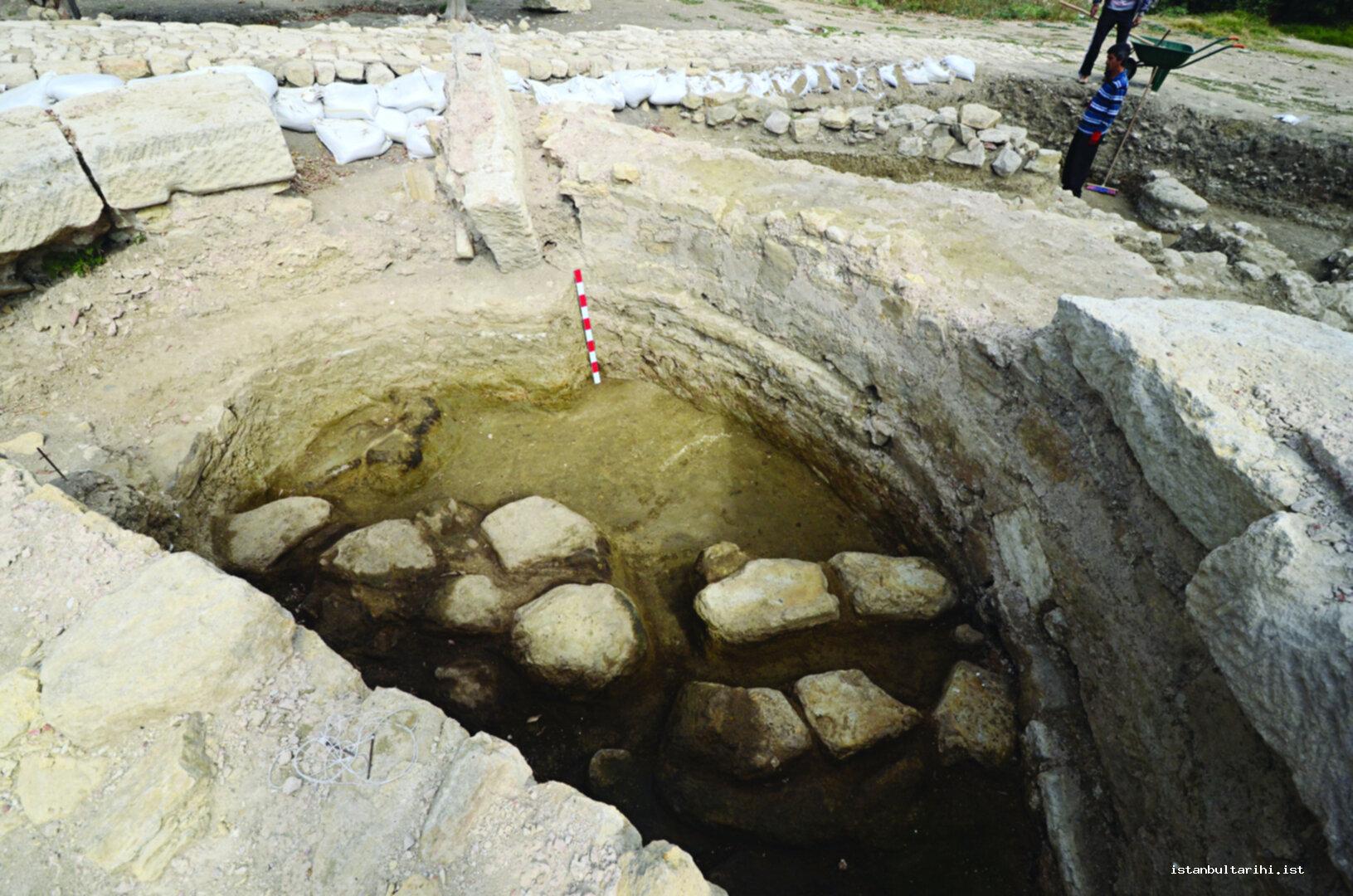 10- Excavation of apsidal structure    