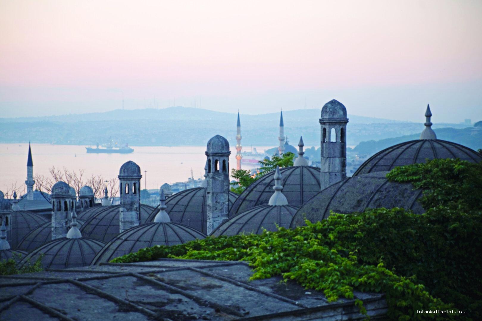 47- A view of Istanbul from the domes of Süleymaniye