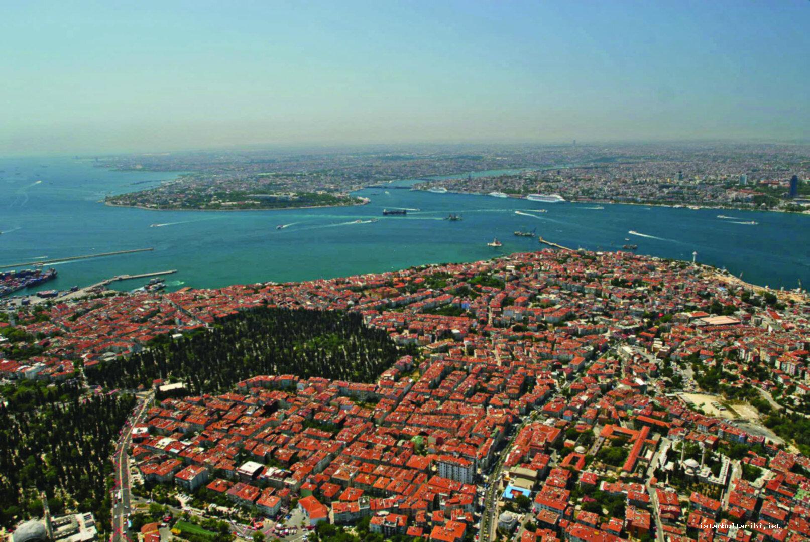 32- Üsküdar, the two banks of Bosporus and the Golden Horn