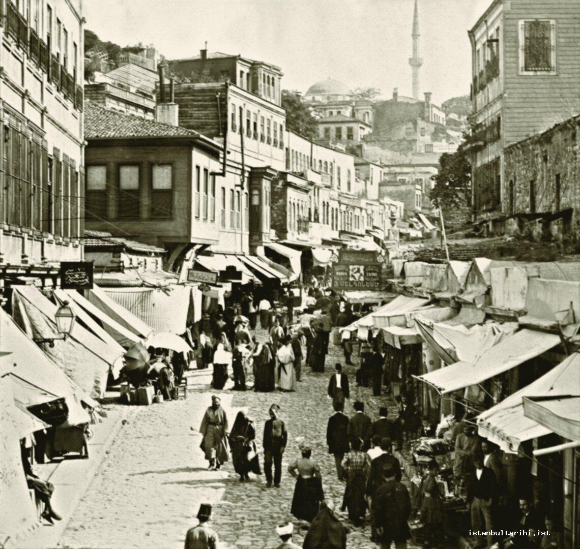 6- Daily life on Mahmutpaşa Slope in Eminönü district during the period of Sultan Abdülhamid II (Yıldız Albums)