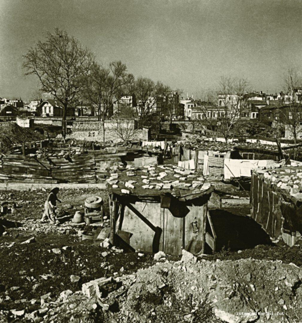 12-13-14- Shanty houses which were once identified with Istanbul and the streets of shanty districts (Istanbul Metropolitan Municipality, Kültür A.Ş.)