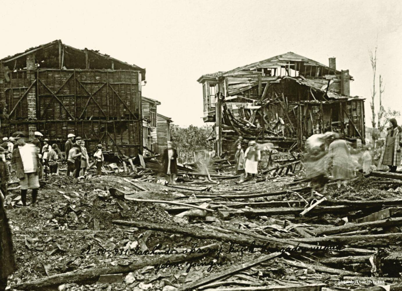 17- A fire site in Aksaray Küçük Langa (22 September 1931) (Istanbul Metropolitan  Municipality, Atatürk Library)