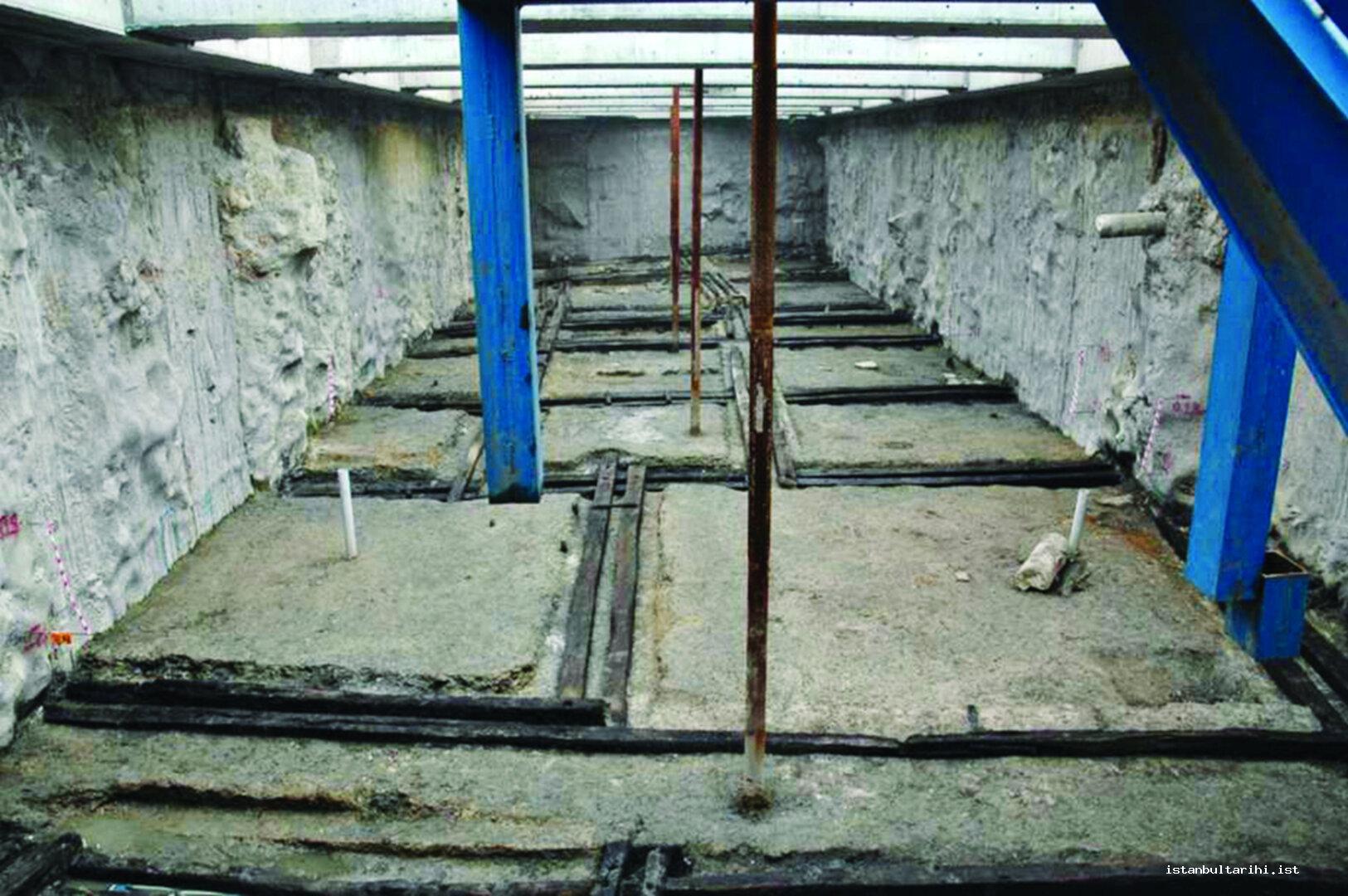 52- North entrance excavation area, Byzantium period wooden wall posts