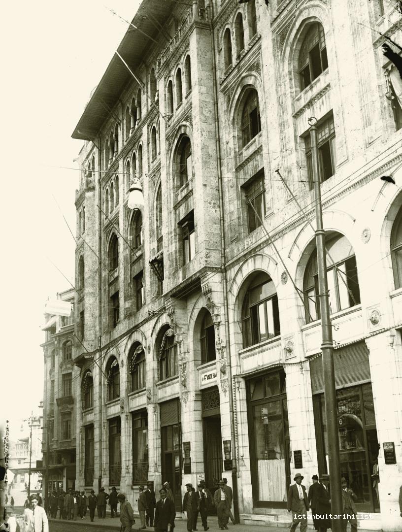 9- The Fourth Endowment Han which was built by great architect Kemaleddin Bey by demolishing a great part of the Complex (Kulliya) of Sultan Abdühamid I