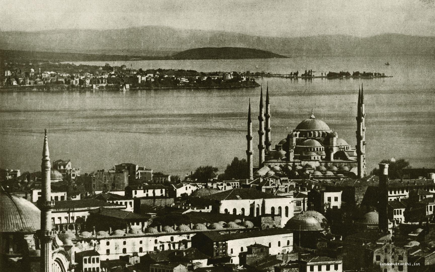 12- Sultanahmet Mosque, Moda and Fenerbahçe (<em>Cumhuriyet Devrinde İstanbul</em>)