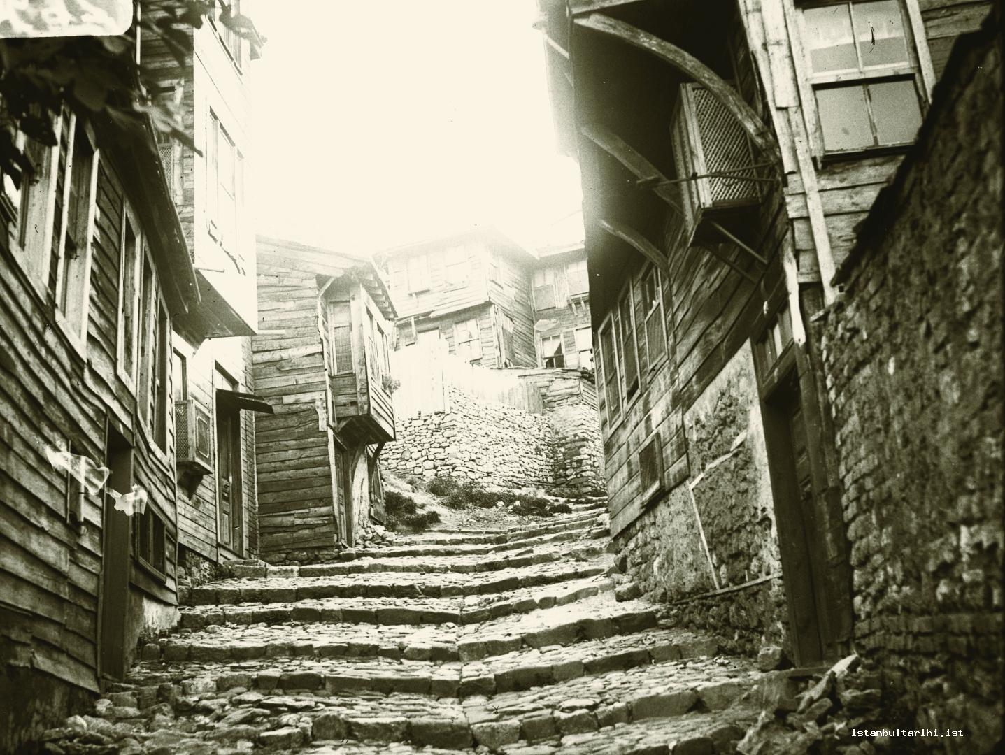10- One of the streets with stairs in the old Istanbul. There is no doubt this and other similar roads mesmerized the painters and photographers in their prosperous times.