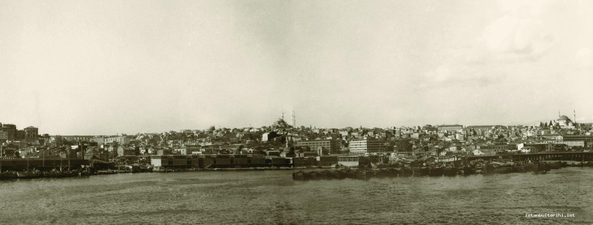 3- The view of Istanbul from the Golden Horn. Süleymaniye Mosque and the Galata Tower designates the skyline
