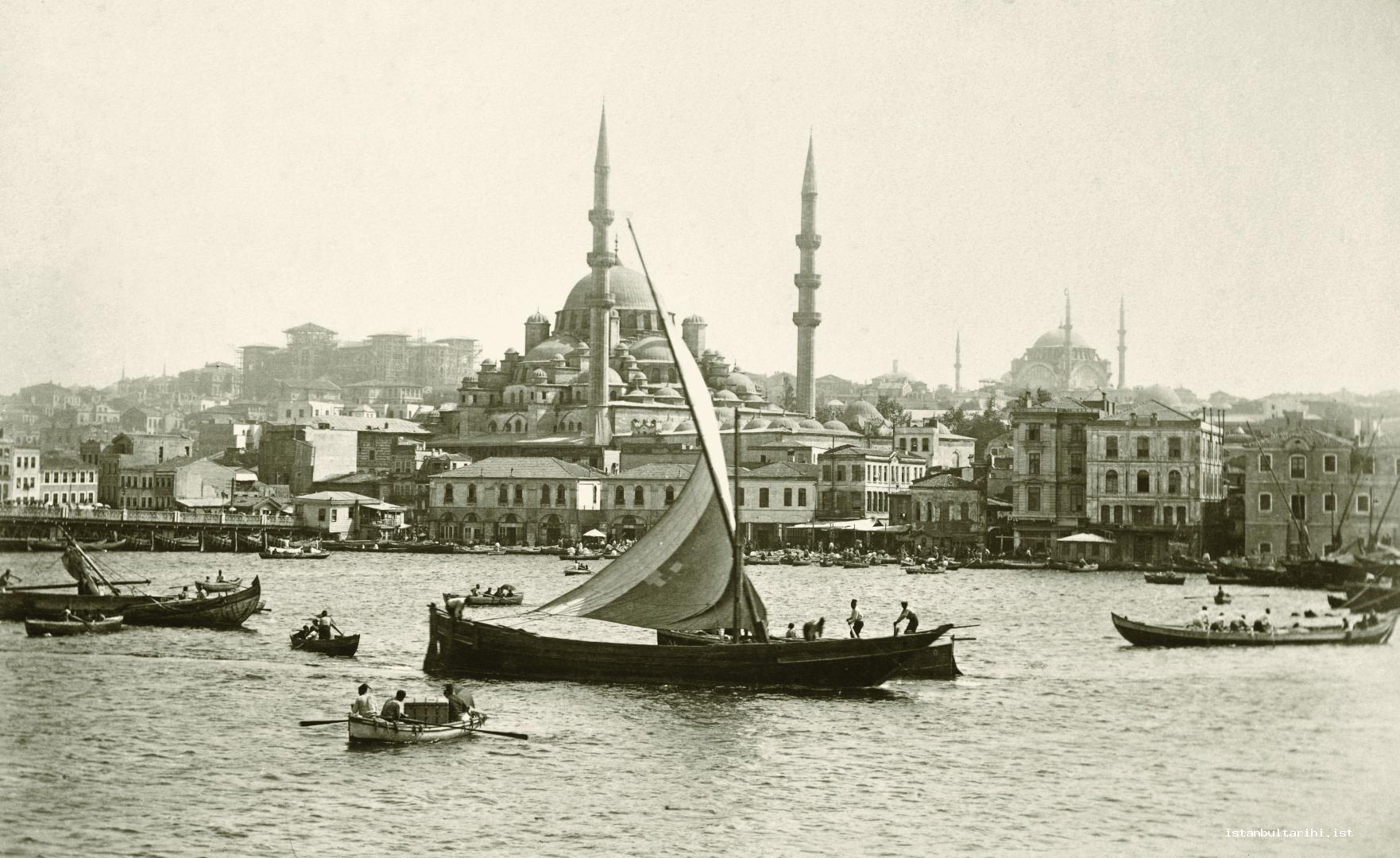 10- Fishing boats on the front and Eminönü Square and the magnificent New Mosque with all their vitality in the back