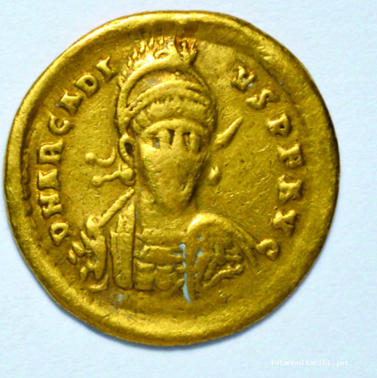 3- The Gold coin minted in the name of Arcadius (Istanbul Archeology Museum, Coins Section)