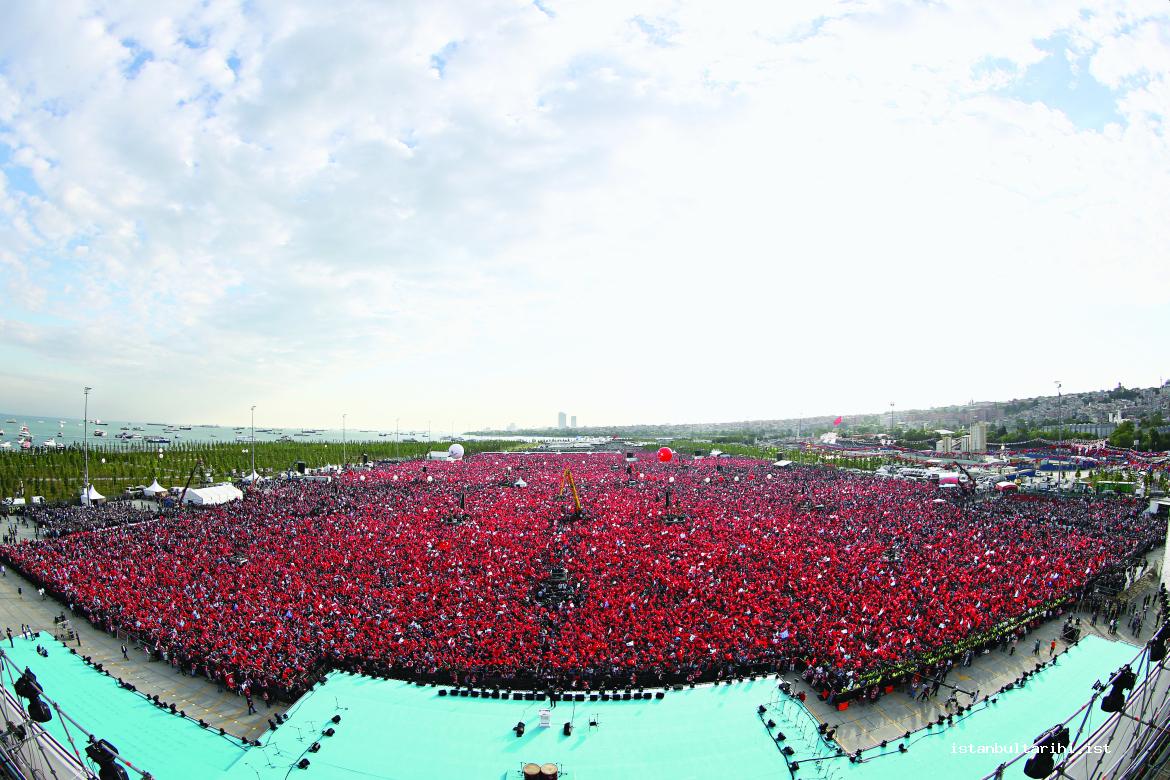 32c- The first in the history of the celebrations of the conquest: 562<sup>nd</sup> anniversary of the conquest was celebrated by the highest official attendance (30 May 2015). Scenes from the celebrations organized by Istanbul Metropolitan Municipality, Istanbul governorship, and T. R. Presidency and realized with the attendance of Prime Minister, Chairperson of the Parliament, and the President of Turkey (Istanbul Metropolitan Municipality)