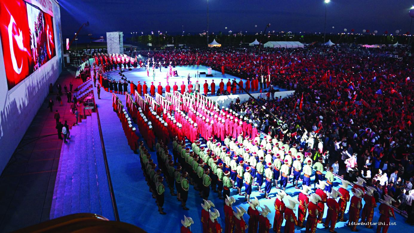 33d- The first in the history of the celebrations of the conquest: 562<sup>nd</sup> anniversary of the conquest was celebrated by the highest official attendance (30 May 2015). Scenes from the celebrations organized by Istanbul Metropolitan Municipality, Istanbul governorship, and T. R. Presidency and realized with the attendance of Prime Minister, Chairperson of the Parliament, and the President of Turkey (Istanbul Metropolitan Municipality)