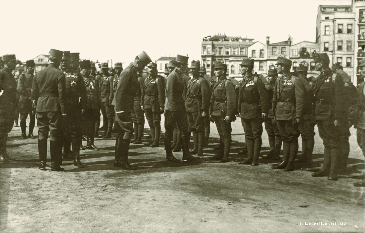 3c- Occupation commanders and soldiers in Istanbul (Istanbul Metropolitan Municipality, Atatürk Library)