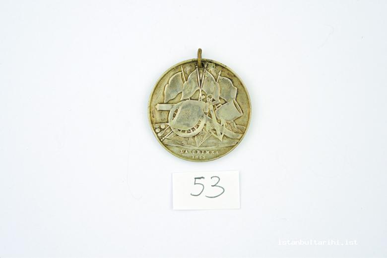 21- Kırım Savaşı’nda hizmeti olanlara verilen madalya (İBB, Atatürk Kitaplığı)