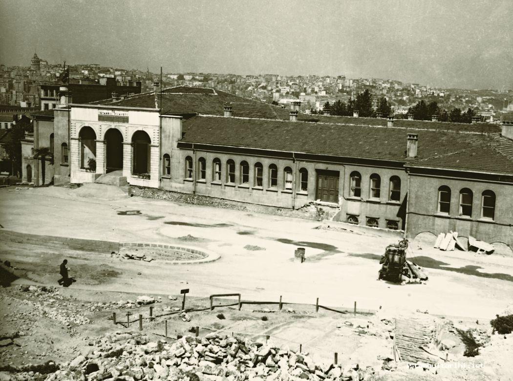 28- The construction work in front of Istanbul Governorship (Istanbul Metropolitan Municipality, Kültür A.Ş.)