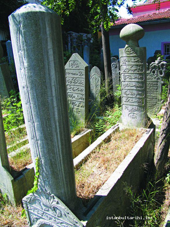 32- The gravestone of the chief physician Mustafa Behçet Efendi