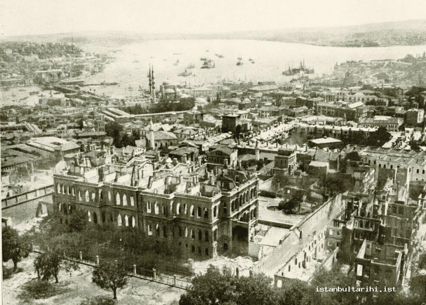 16- The view of the burned building of General Staff and its neighborhood from Beyazıd Fire Tower