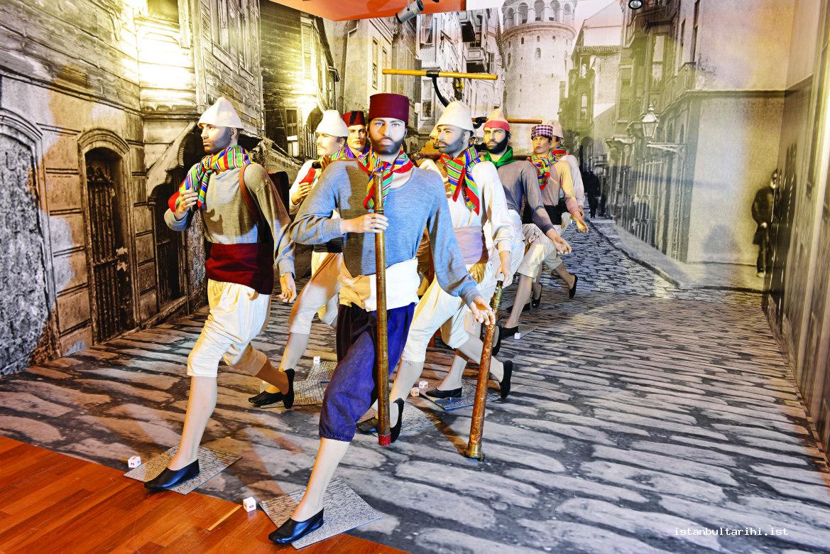 7- Fire fighters running to put off a fire (Istanbul Metropolitan Municipality, FireDepartment Museum)