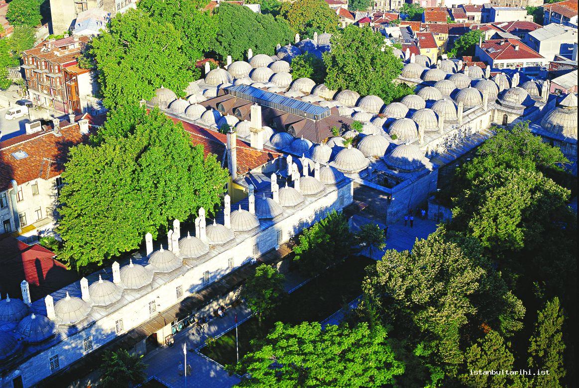 5- Süleymaniye Hospital (right) and its medical school