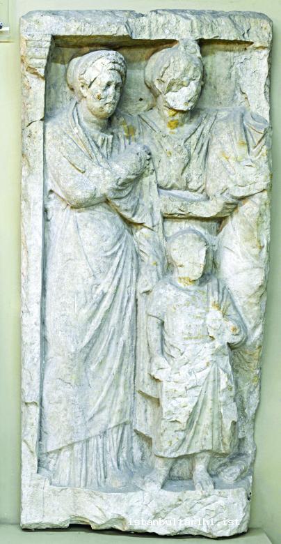 2- A gravestone (1st – 2nd centuries) with the depiction of a family found in Balat excavations (Istanbul Archeology Museum)