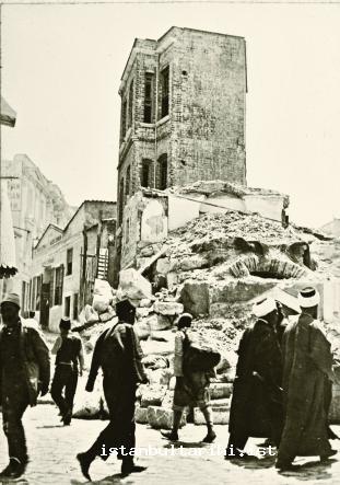 2- The elementary school in Sultan Hamamı, completely destroyed in 1894 Earthquake (Istanbul Metropolitan Municipality, Atatürk Library, Album no. 184)