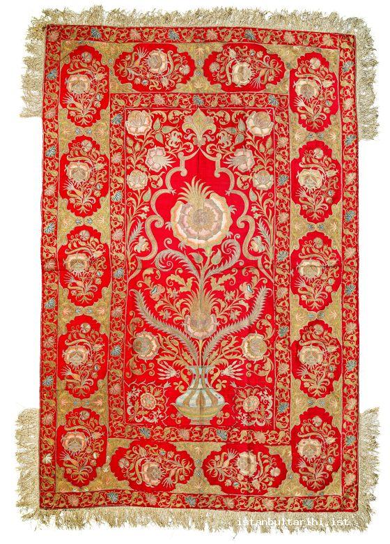 11- A prayer rug of the palace (Topkapı Palace Museum)