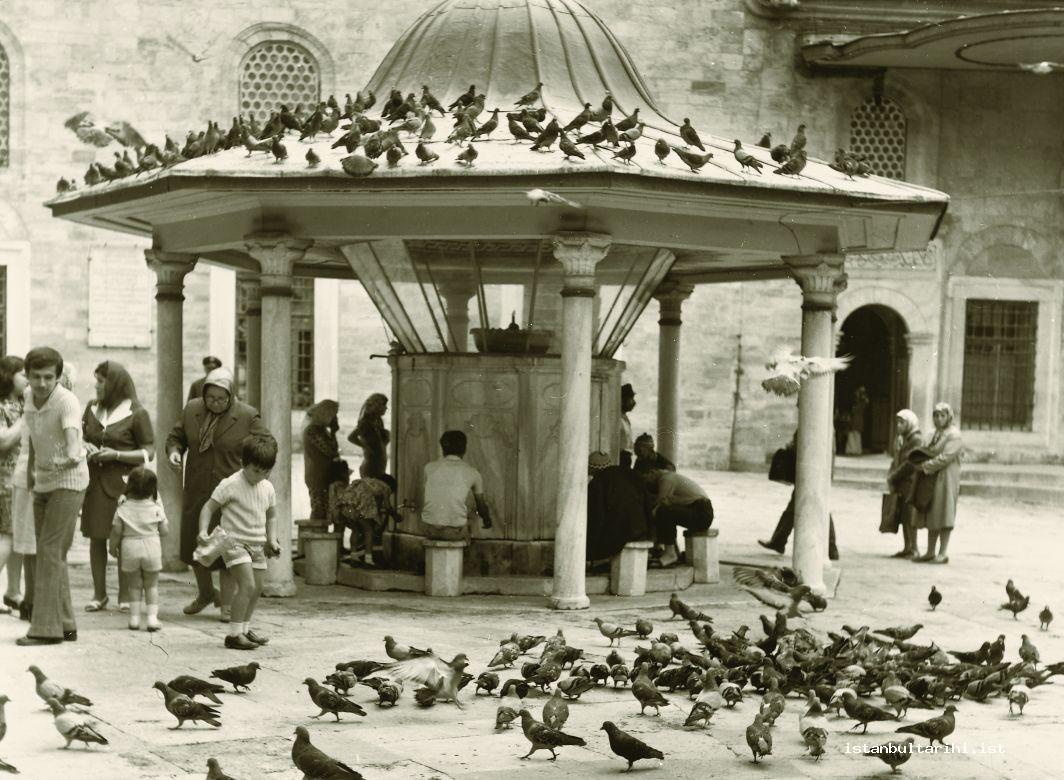8- The yard of Eyüp Sultan Mosque