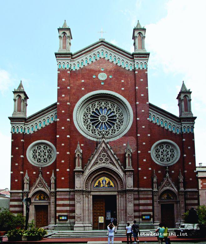 2- Beyoğlu Saint Antoine Church