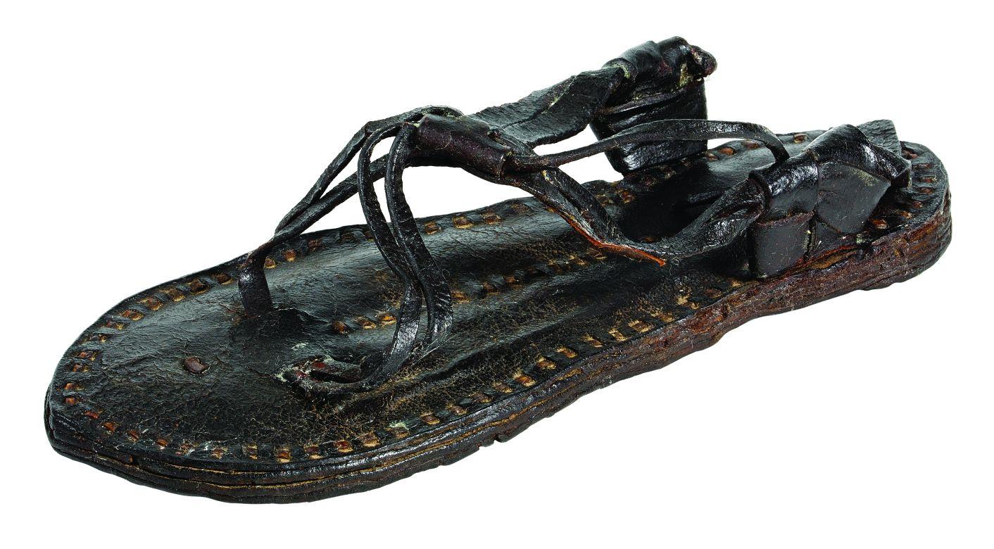 7- Sacred relics, the sandal of the Prophet (Na‘l-i Şerif) (Topkapı Palace Museumno. 21/190)