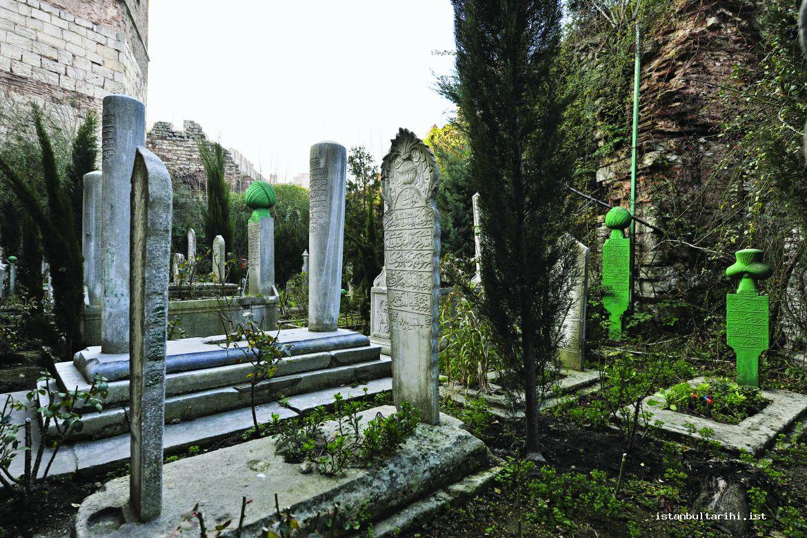 12- Tokludede/the Companions fenced graveyard