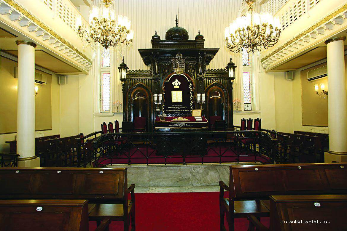 13- Inside of Ashkenazi Synagogue