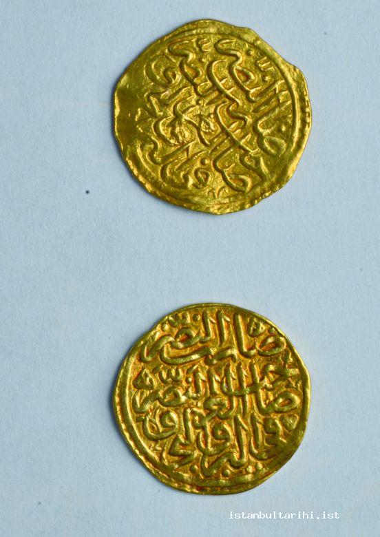 3- Gold coins minted at Imperial Mint during the period of Sultan Mehmed IV (Istanbul Archeology Museum, Coins Section)