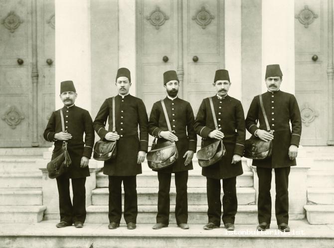 11- Ottoman mailmen (Istanbul PTT Museum)