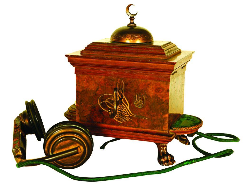 23- Telegraph machine with the emblem of Sultan Abdülhamid II (Istanbul PTT Museum)