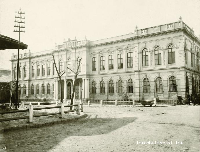 9- Istanbul Post Office (its old state) (Istanbul PTT Museum)