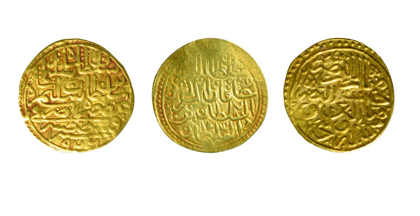 4- Coins minted in Istanbul during the period of Sultan Süleyman I (Istanbul Archeology Museum, Coins Section)