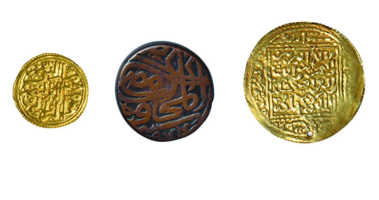5- Samples from the coins minted in Istanbul during the period of Sultan Selim II (Istanbul Archeology Museum, Coins Section)