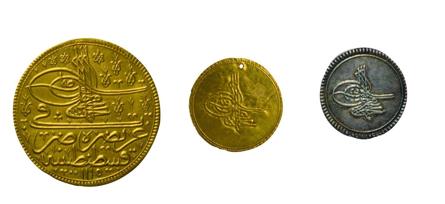 7- Samples from the coins minted in Istanbul during the period of Sultan Ahmed III (Istanbul Archeology Museum, Coins Section)
