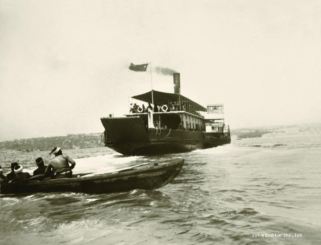 11- A Ferryboat in Bosporus (Istanbul Metropolitan Municipality, Atatürk Library)