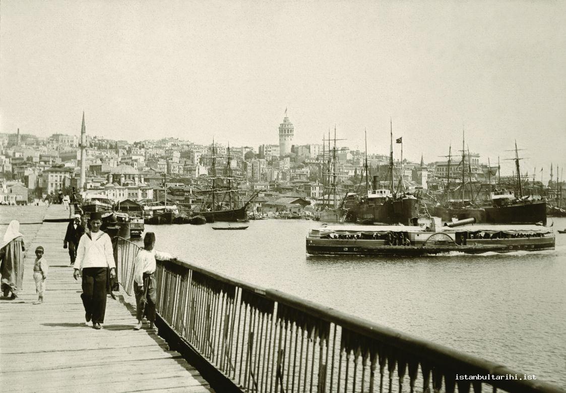 25- The Golden Horn Passenger boat which could bend its funnel in order to pass under the Galata Bridge and which was also named as “iron” among public (Yıldız Albums)