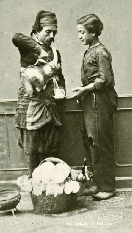 12b- Peddlers in Istanbul at the beginning of 20<sup>th</sup> century (Istanbul Metropolitan Municipality, Atatürk Library)