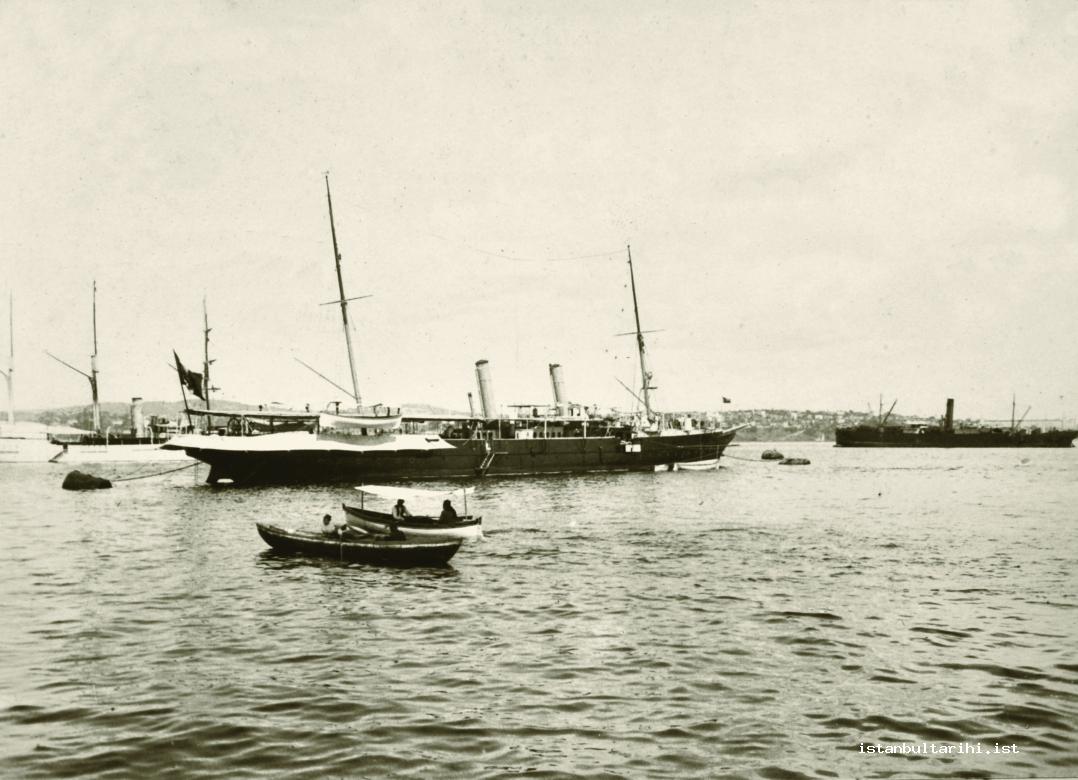 1- Ships anchoring at the maritime customs of Istanbul (İBB, Atatürk Kitaplığı)