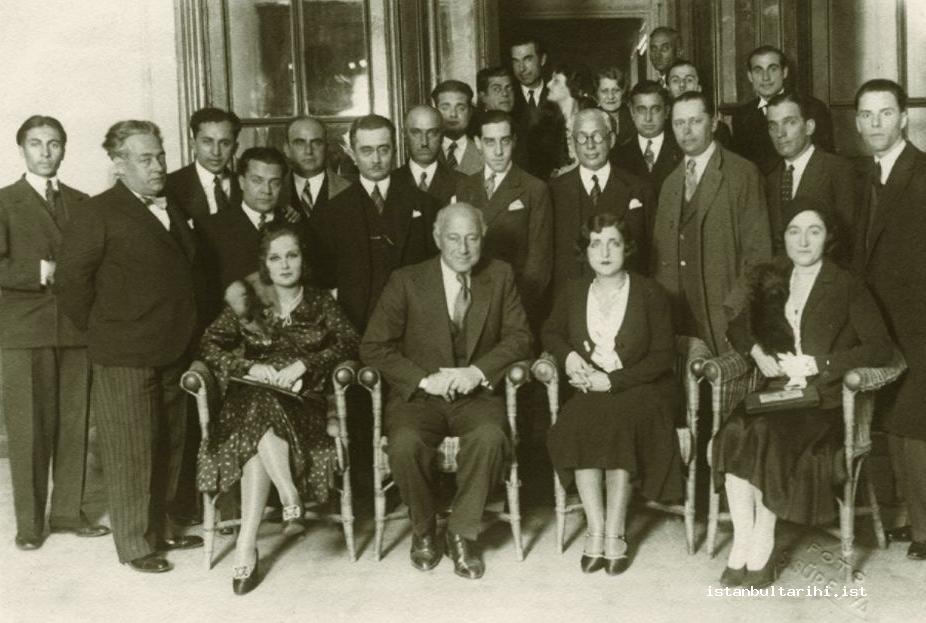 9- Muhsin Ertuğrul and his friends (Istanbul Metropolitan Municipality, Atatürk Library)