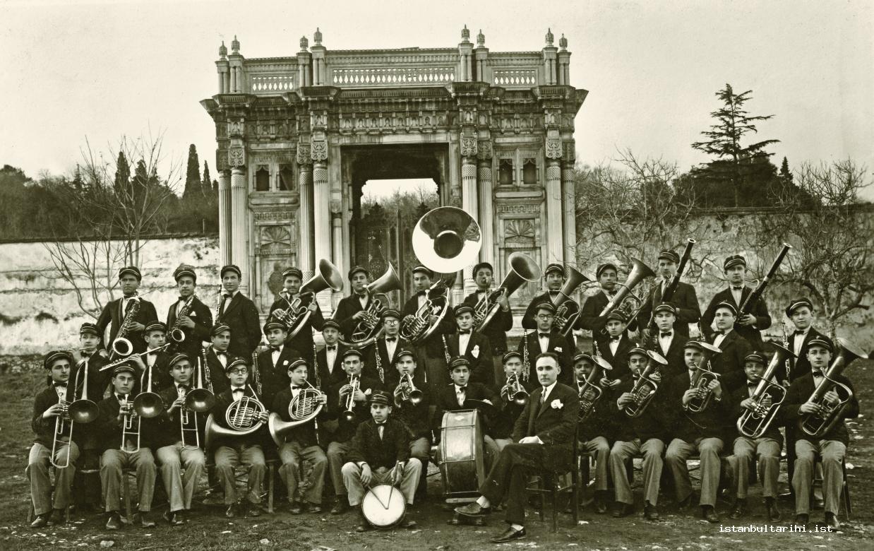 17- Istanbul city band (Istanbul Metropolitan Municipality, Atatürk Library)