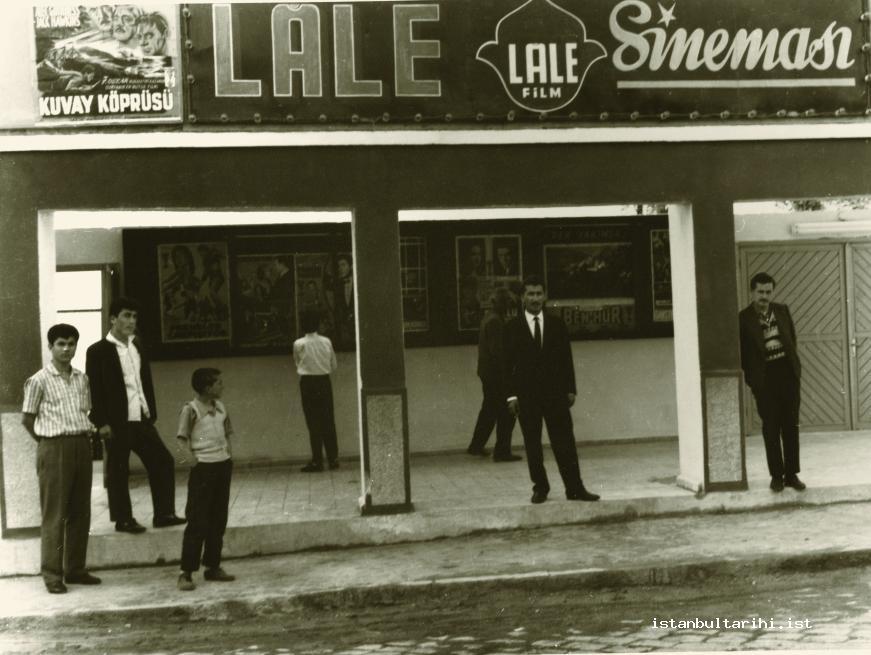 9- The entrance of Lale Movie Theater