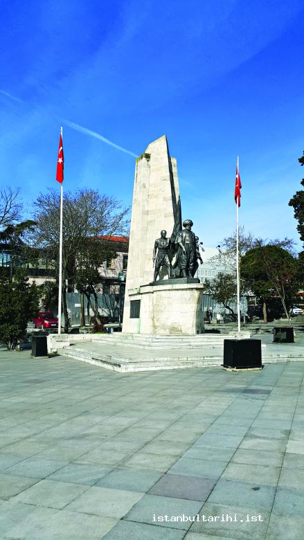 11- The monument of Barbaros Hayrettin Paşa in Beşiktaş