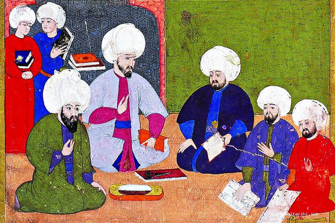 2- A council of a writer, engraver, scribe, and a scholar (<em>Şehname-i Selim Han</em>, 1581) (Topkapı Palace Museum Library, A., no. 3595, fol. 9a)