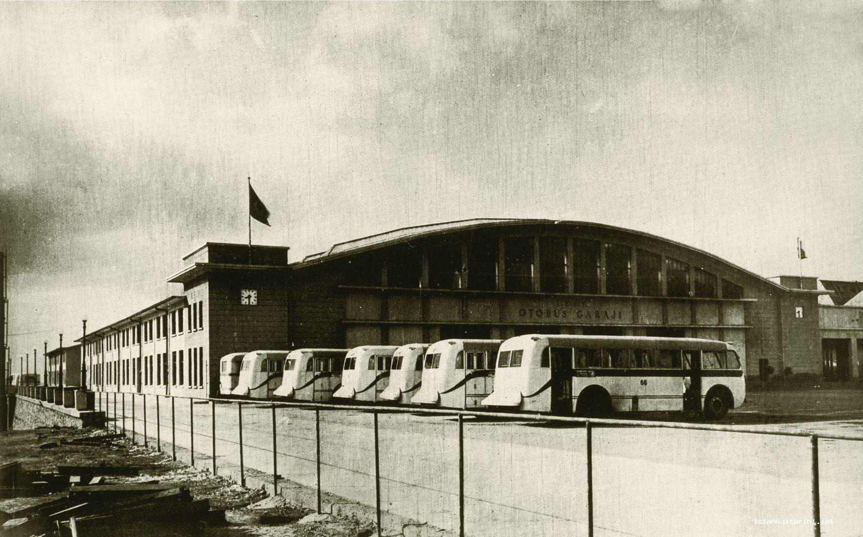19- Mecidiyeköy Otobüs Garajı (<em>Cumhuriyet Devrinde İstanbul</em>)