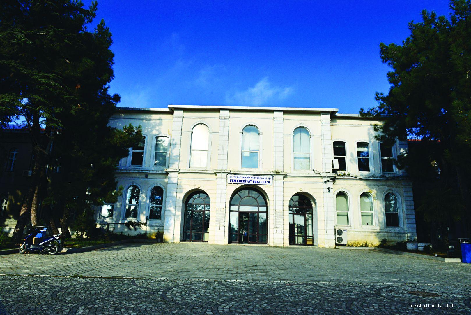 İSTANBUL MİMARİSİNDE RADİKAL DEĞİŞİM EVRESİ XVIII VE XIX. YÜZYILLAR
