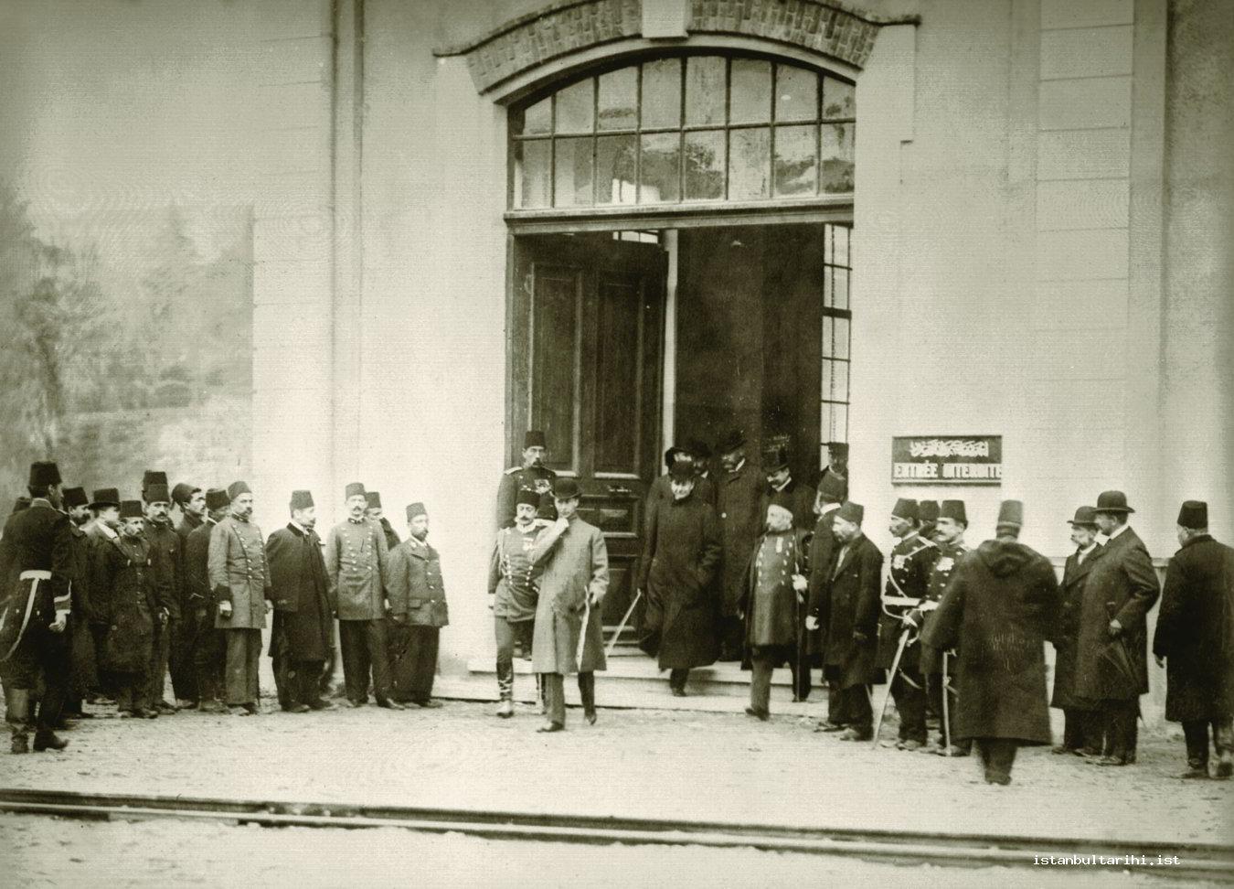 5- German Prince Wilhelm Eitel Friedrich’s visit to electricity factory at Haydarpaşa pier in 1903