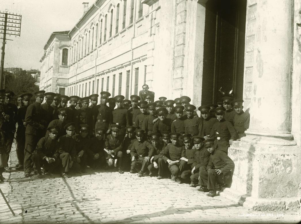 2- The students of Kuleli Military High School (Istanbul Metropolitan Municipality, Kültür A.Ş.)
